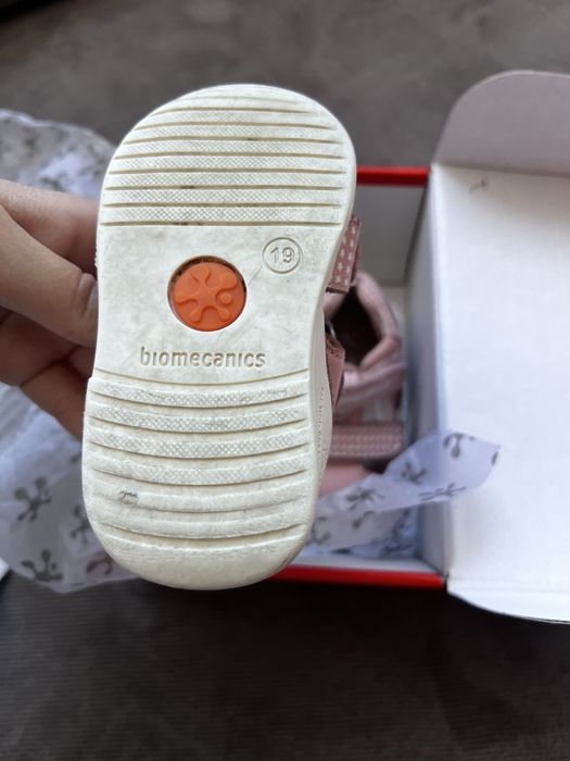 Biomecanics номер 19 розови сандали