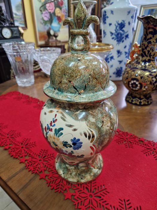 Прекрасна антикварна френска порцеланова купа урна Limoges