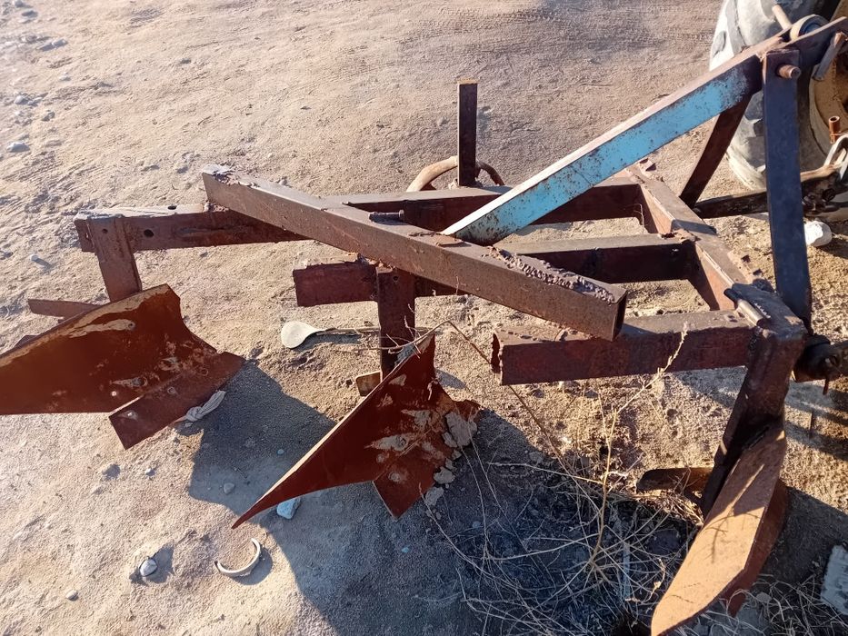 Плуг, чезил, карчопка