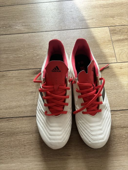 Ghete fotbal Adidas Predator 44 NOI