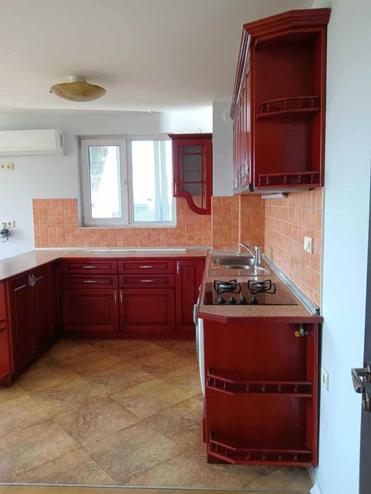 Тристаен апартамент  в сърцето на град Варна,  до хотел Черно море!