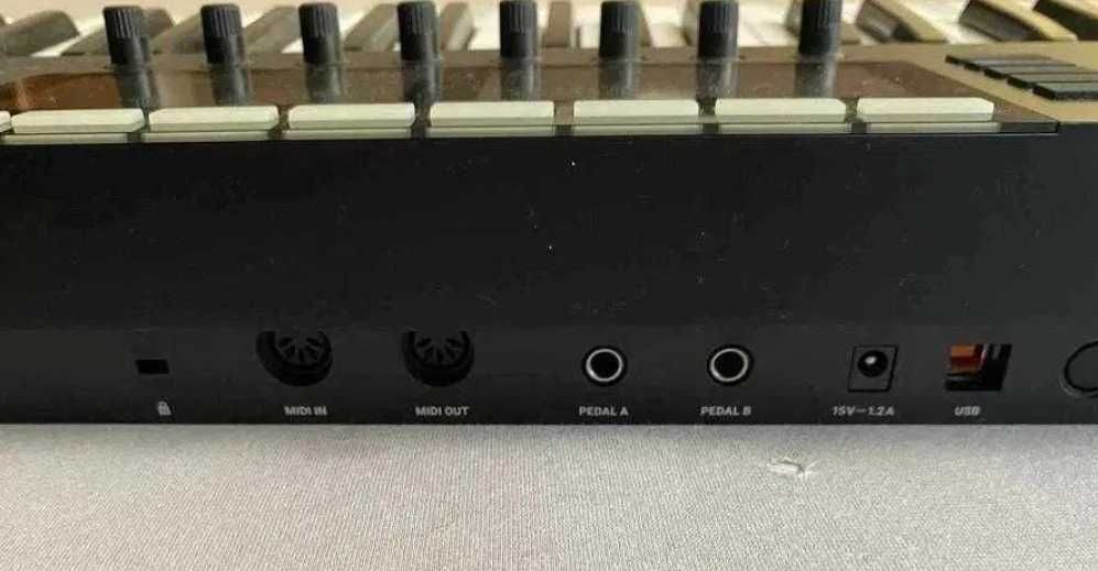 Native Instruments Komplete Kontrol S49 MK2 | Отлично състояние