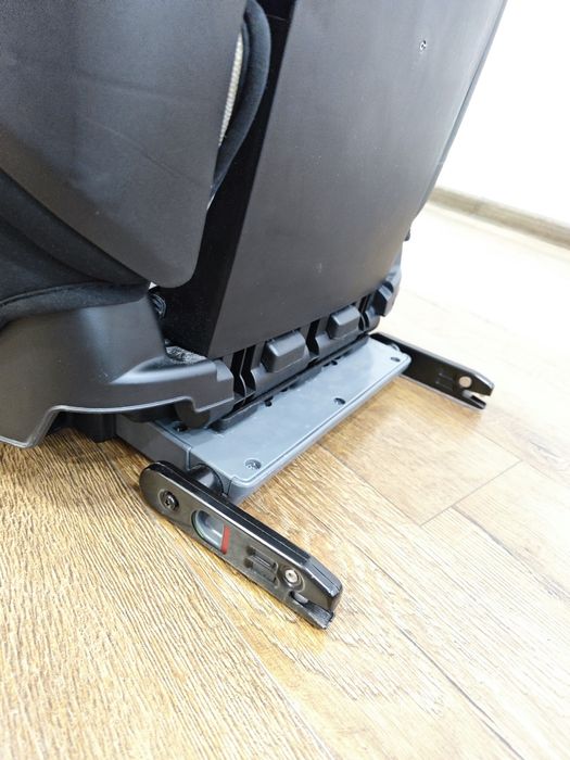 Стол за кола Bebe Confort - RoadFix 15-36 kg с IsoFixl