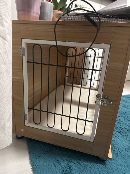 Cuscă animale  din lemn si metal