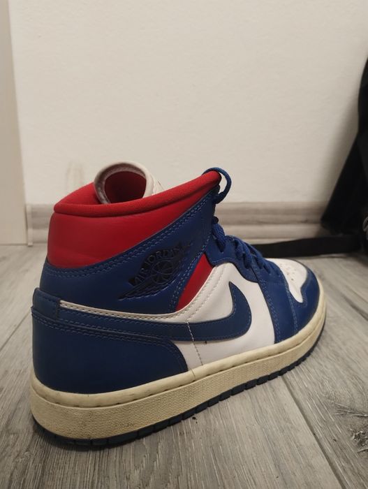 Jordan 1 Mid French Blue Gym Red