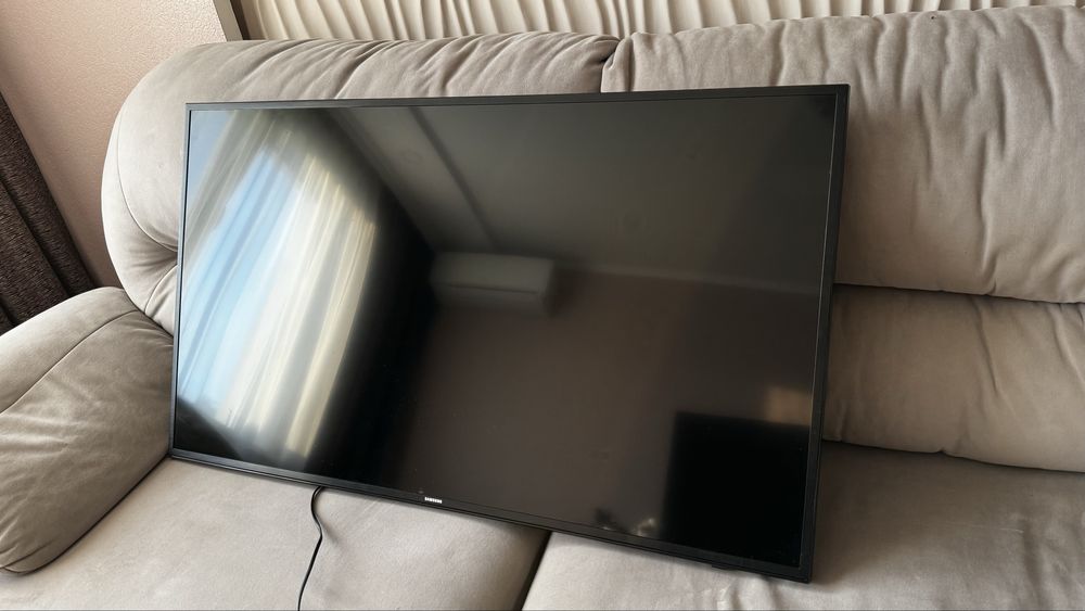 Телевизор Samsung 50 дюймов (Smart)