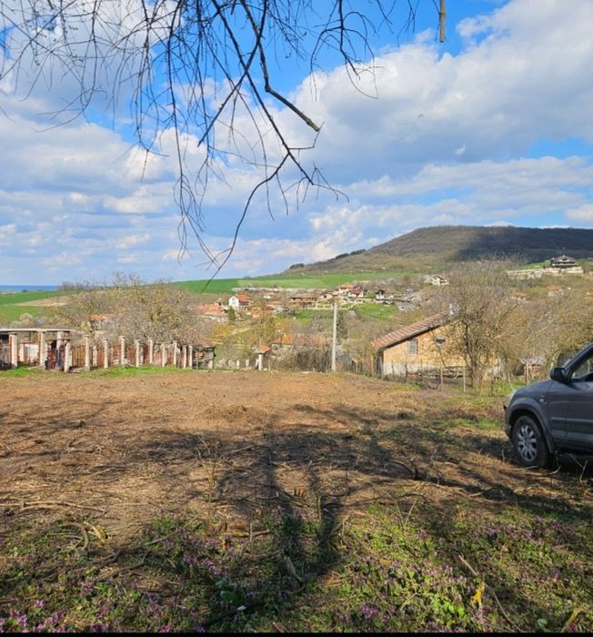 Продавам парцел с.Староселец обл.Варна общ.Провйдия