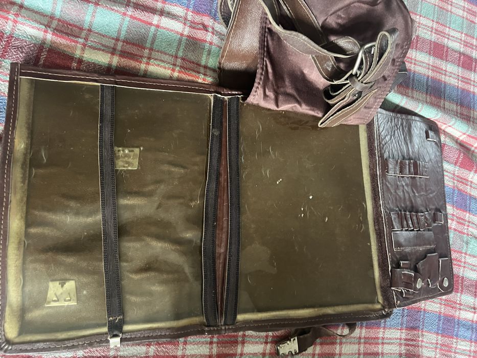 Офицерска военна кожена чанта за документи .