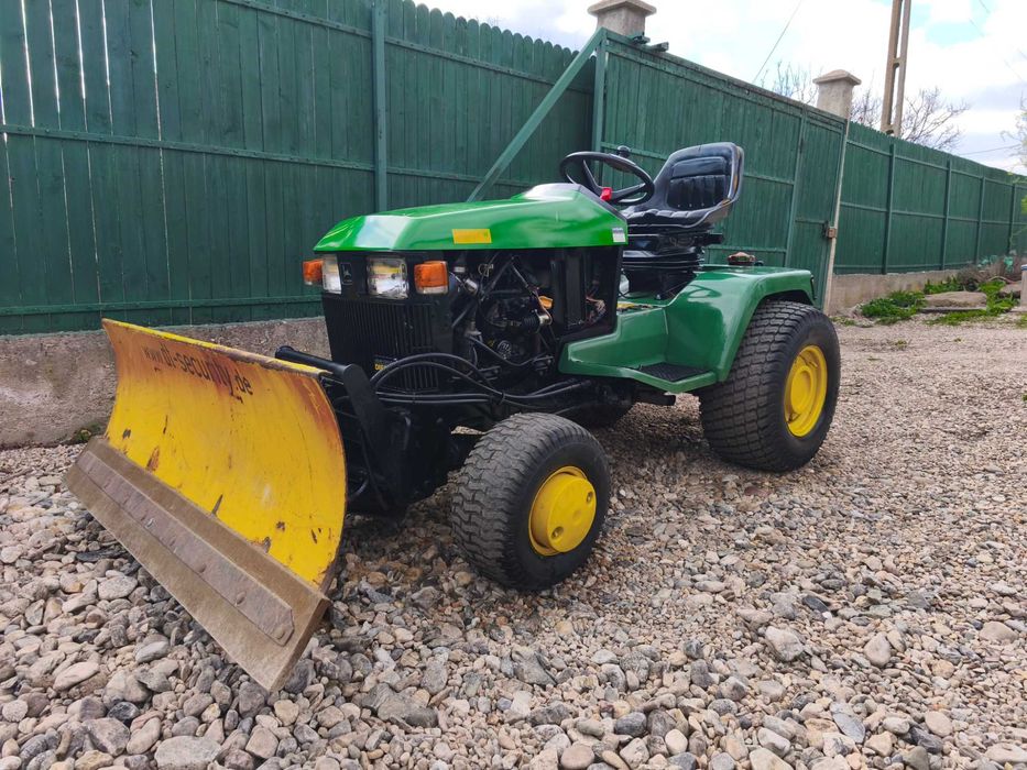 John Deere 455 cu lamă hidraulica Tractor tractoras de tuns iarbă gazon