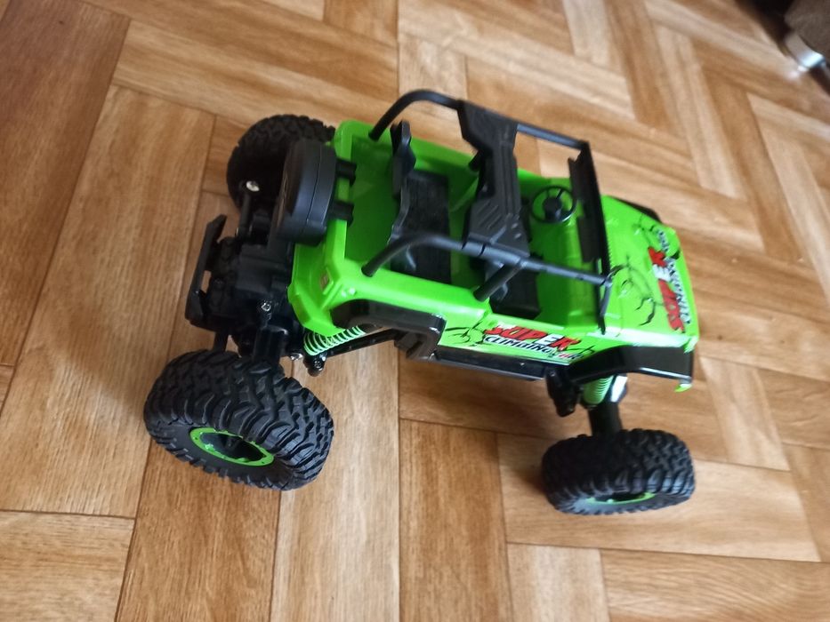 Детская машинка большая.