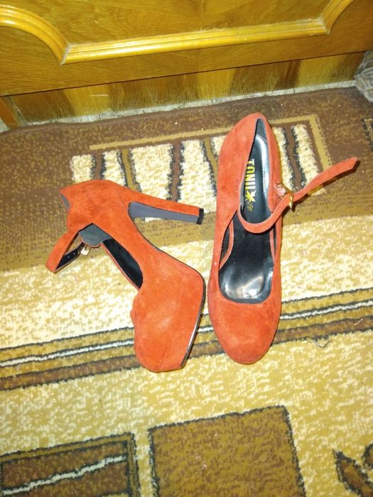 Pantofi catifea cu toc