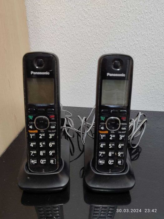 Продаётся отличный радиотелефон с двумя трубками.