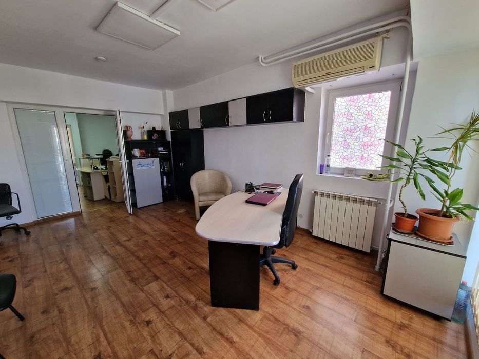 Inchiriez apartament birou 5 cam Casa Poporului