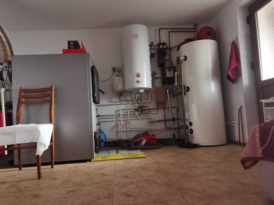 Casă din cărămidă 144 mp, garaj, anexe, solar, 2100 mp – Fălciu