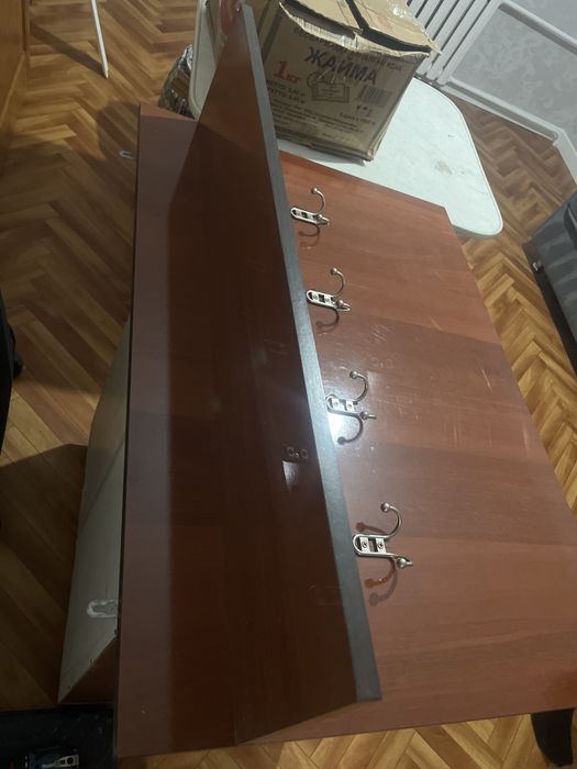 Продам срочно Вешалку