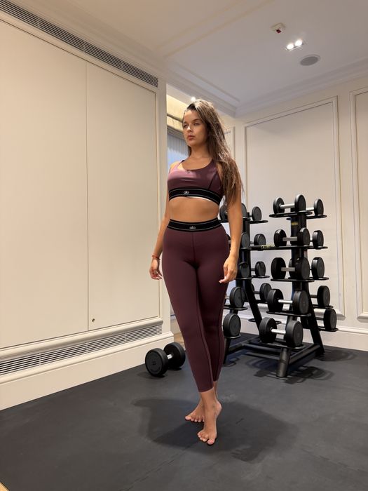 Compleu Alo Yoga toate marimile disponibile