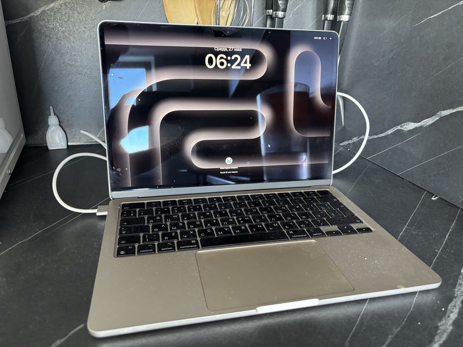 Macbook 13 air m2 СРОЧНО ТОРГ