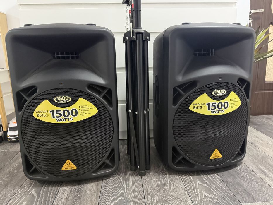 Vand boxe Behringer