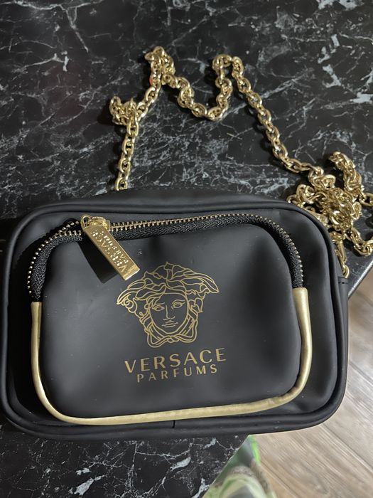 Vand urgent geanta de umar Versace