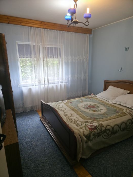 Apartament. 3 camere, 2 băi, mobilat, A/C, zona Sineasca - George Enescu