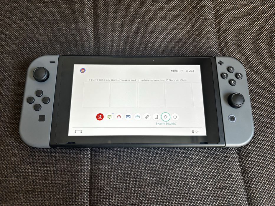 Vand consola Nintendo Switch !
