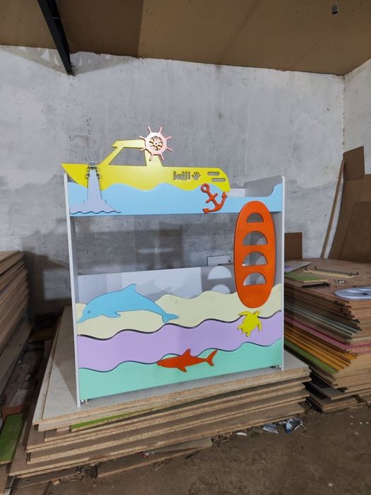 Детская кроватка .