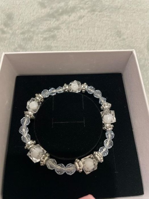 Красива гривничка