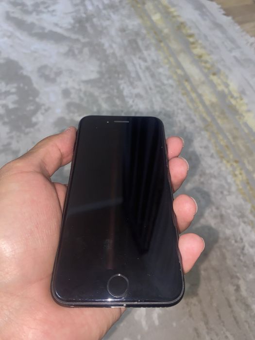 Iphone SE        .