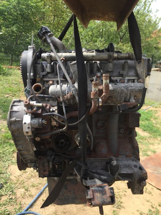 Vand Chiuloasă Iveco Motor 2.8 TDI Model  CU  INJECTOARE  ELECTRICE