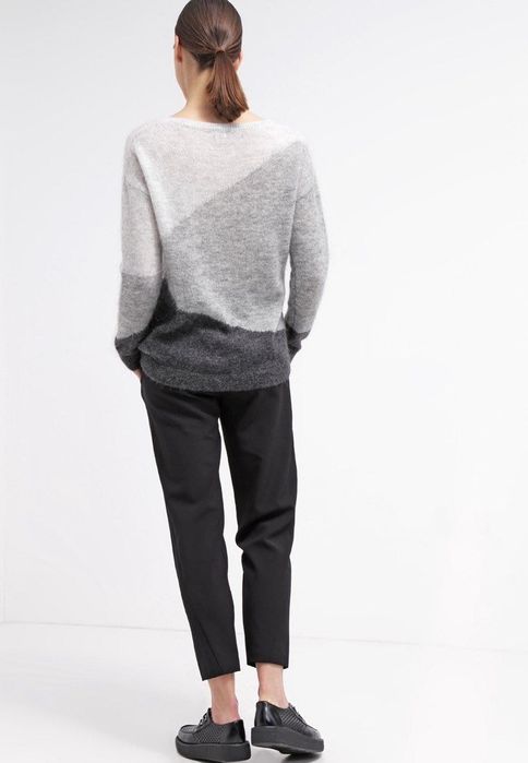 Вълнен пуловер в сиво PART TWO