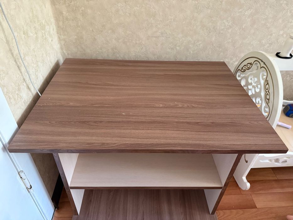 Журнальный столик