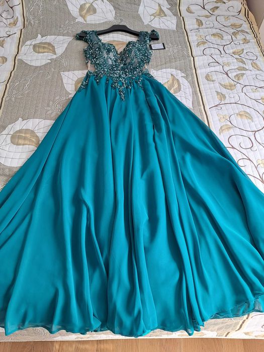 Бутикова дизайнерска рокля