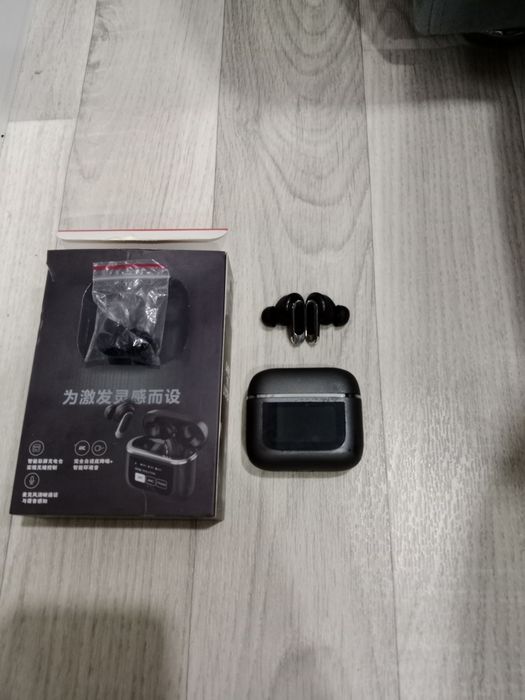 Наушники продам срочно