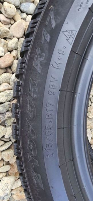 Anvelopa Pirelli 225/60 R17  M+S Brigestone 235/45 R18 M+S 215/55 R17