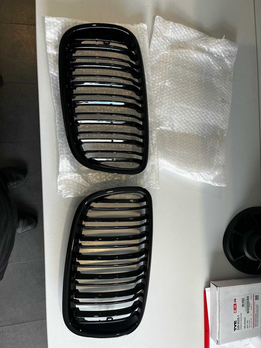 Set Grile/Nari Radiator Bara Duble M style Negru Lucios Bmw X5 X6 E70 E71, NOI