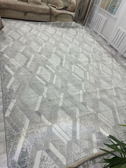 продам ковер в хорошем состоянии
