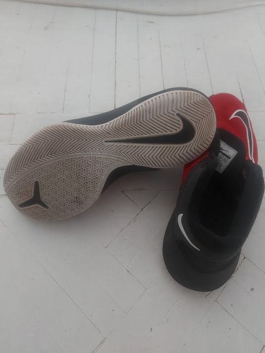Vind adidasi Nike marimea 37 preț 50 lei si ciocate piele marimea 37