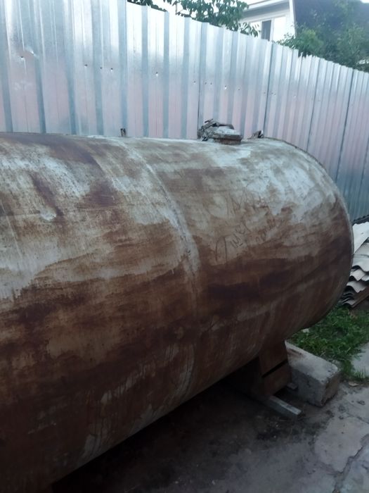 Продам бочку 3 тонны