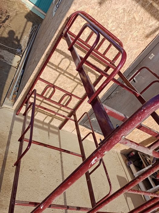 Двухярусный Кроват