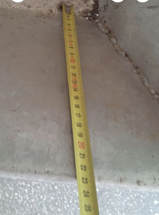 Vand 2 buc. de apar.de manichiura