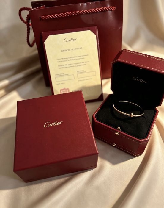Браслет Cartier just on clou