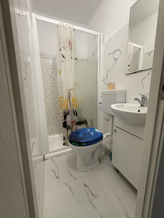 Vand garsonieră mobilata si utilata.