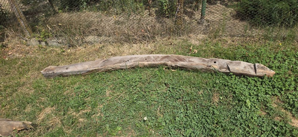 Стари греди и дъски