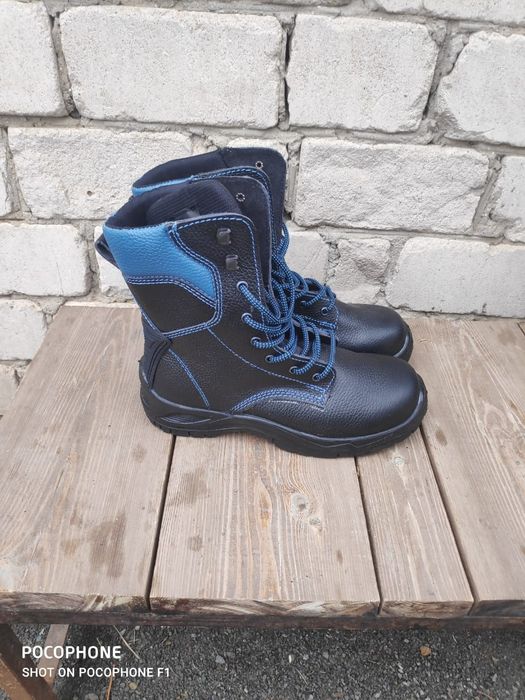 Продам мужские ботинки