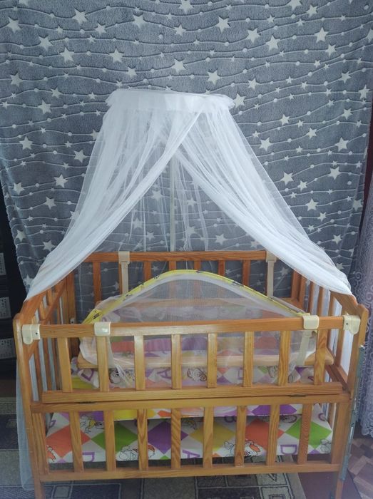 Детская кроватка