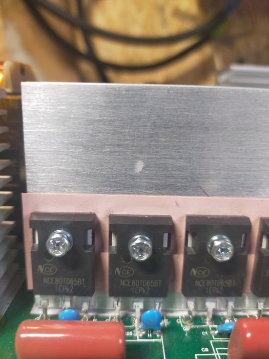 Reparatii invertoare solare  o fer garatie