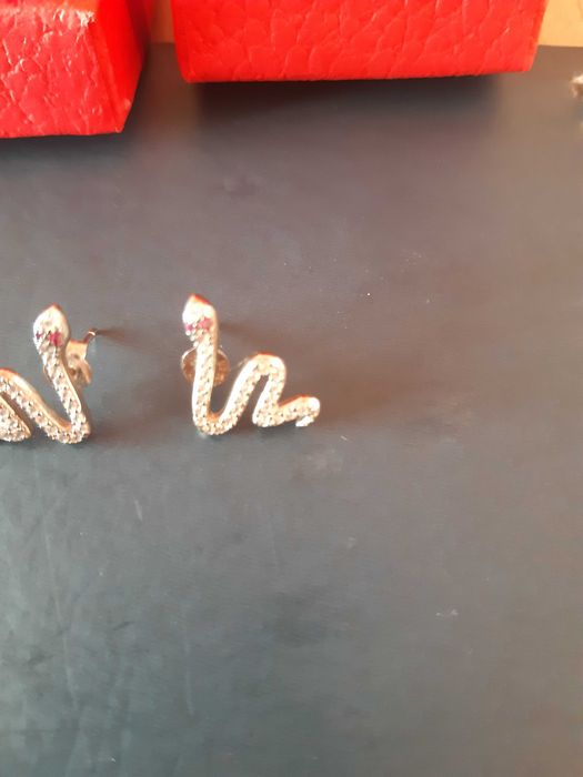 Обеци, сребърни дамски чисто нови в кутийка