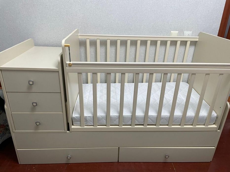 СРОЧНО! Продам Детскую кроватку трансформер