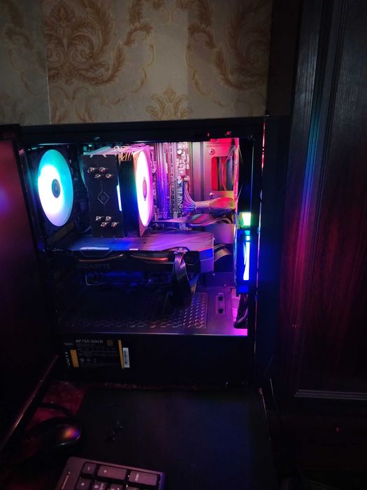 Игровой компьютер с монитором