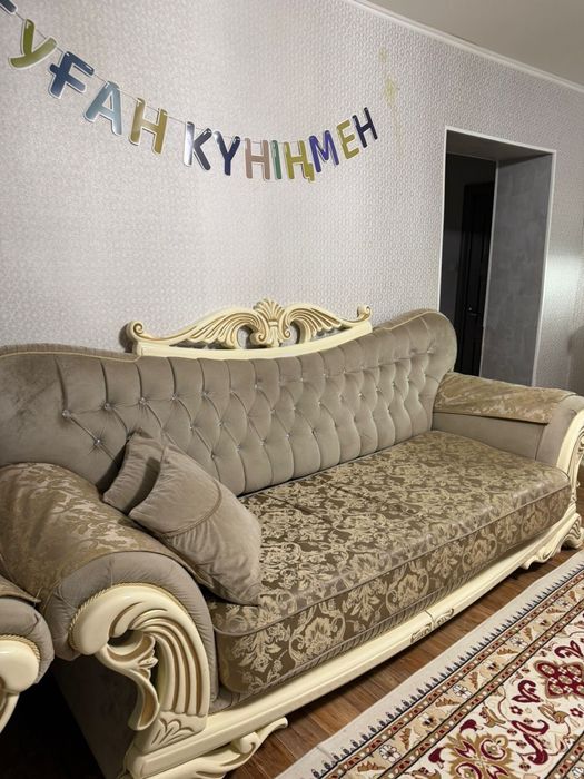 Диван с двумя креслом сост хороший